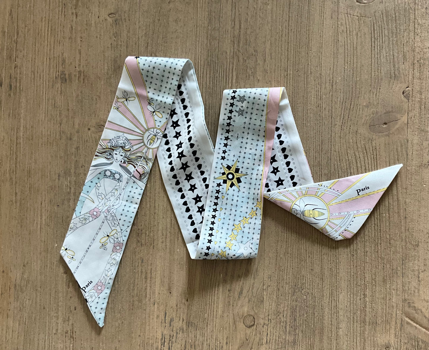 Le Monde Scarf