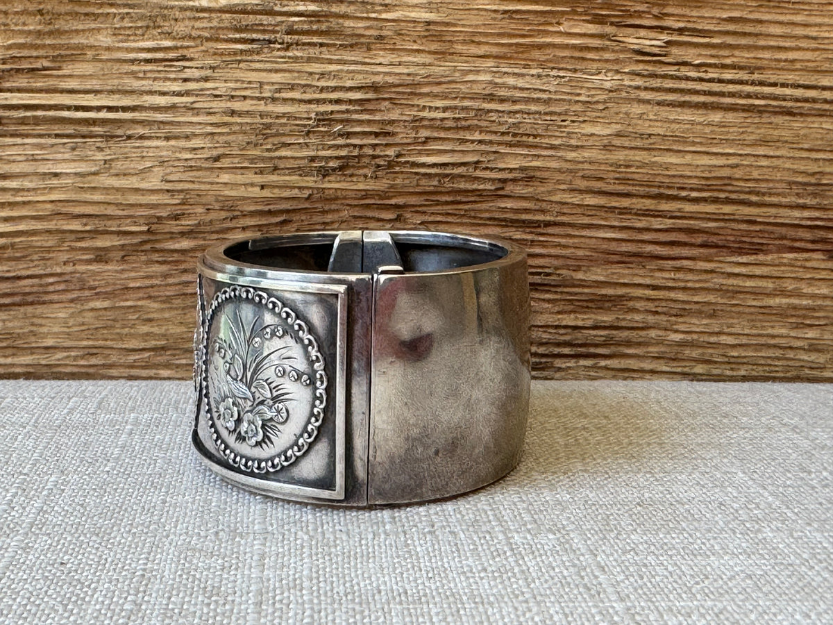 Vintage Sterling Silver Bangle Bracelet with Triple Flower Rings