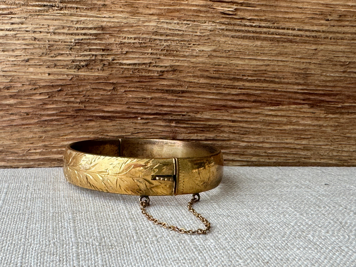 Vintage 1960’s 9k gold Bangle Bracelet
