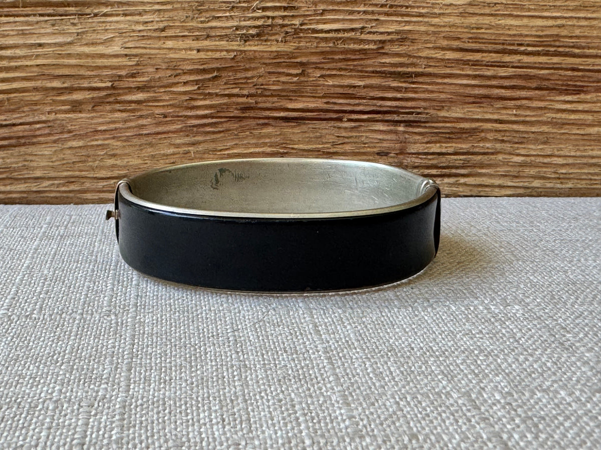 Edwardian Black Enamel and Gold “GOTT SCHUTZE DICH” Mourning Bangle Bracelet