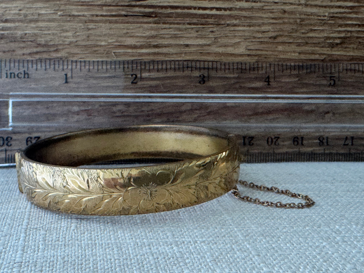 Vintage 1960’s 9k gold Bangle Bracelet