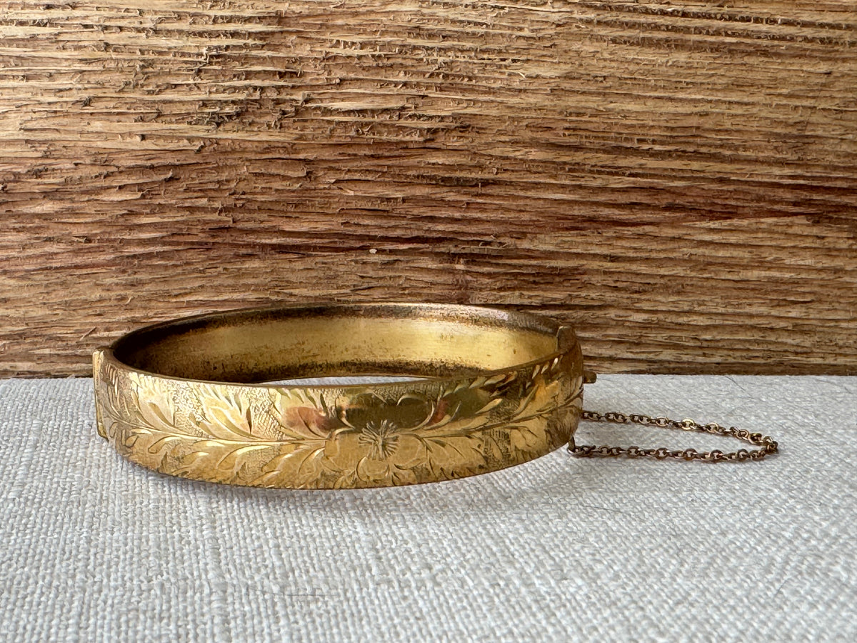 Vintage 1960’s 9k gold Bangle Bracelet