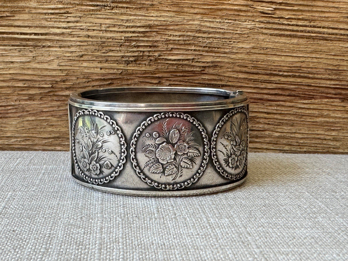 Vintage Sterling Silver Bangle Bracelet with Triple Flower Rings