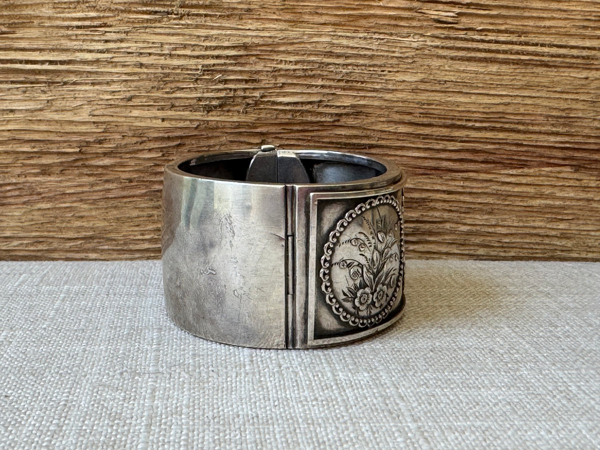 Vintage Sterling Silver Bangle Bracelet with Triple Flower Rings