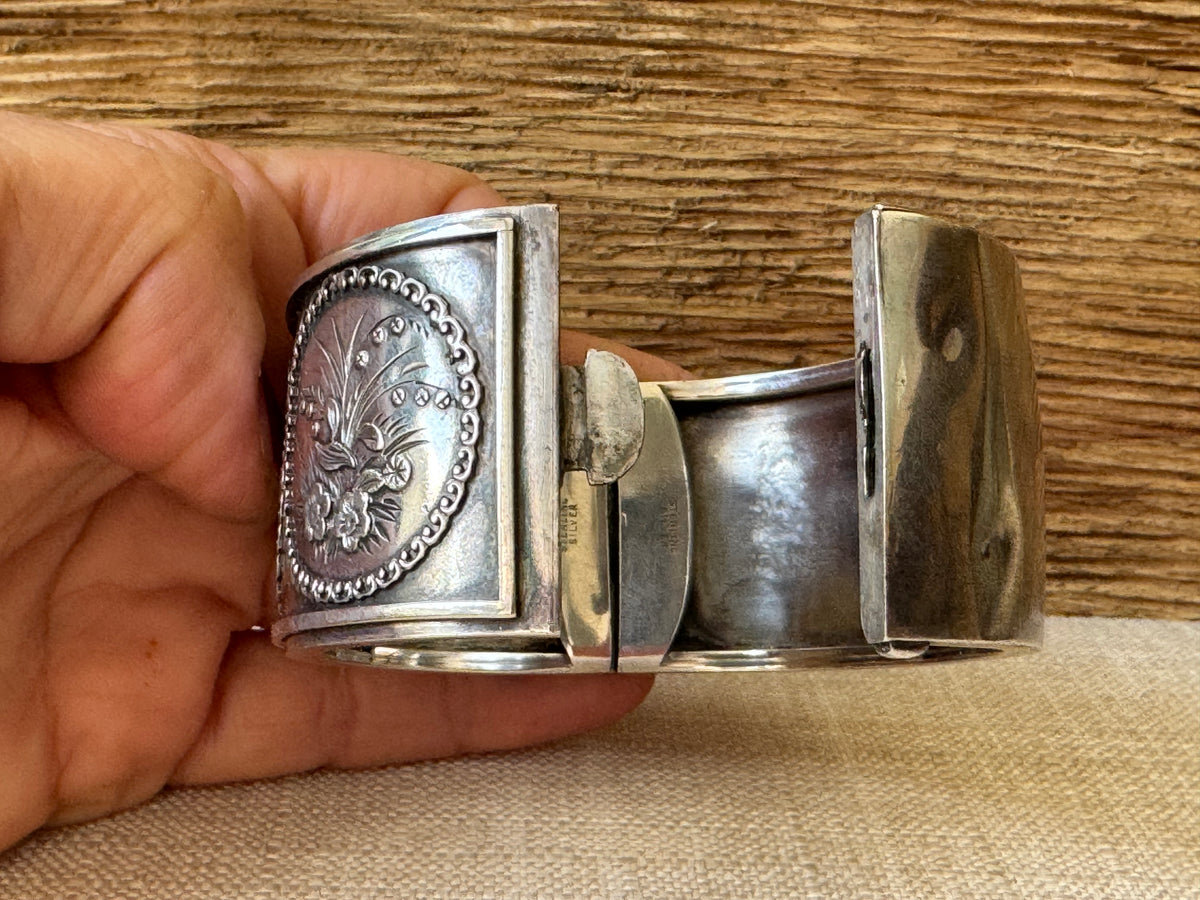 Vintage Sterling Silver Bangle Bracelet with Triple Flower Rings