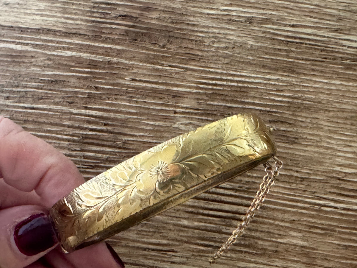 Vintage 1960’s 9k gold Bangle Bracelet